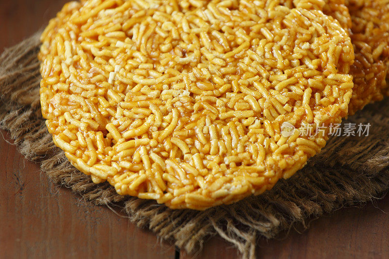 Bhujia Chikki, Sev Chikki, Sev Gajak, Namkeen Chikki, Sevpatti, Sevpapdi或Sev Jaggery